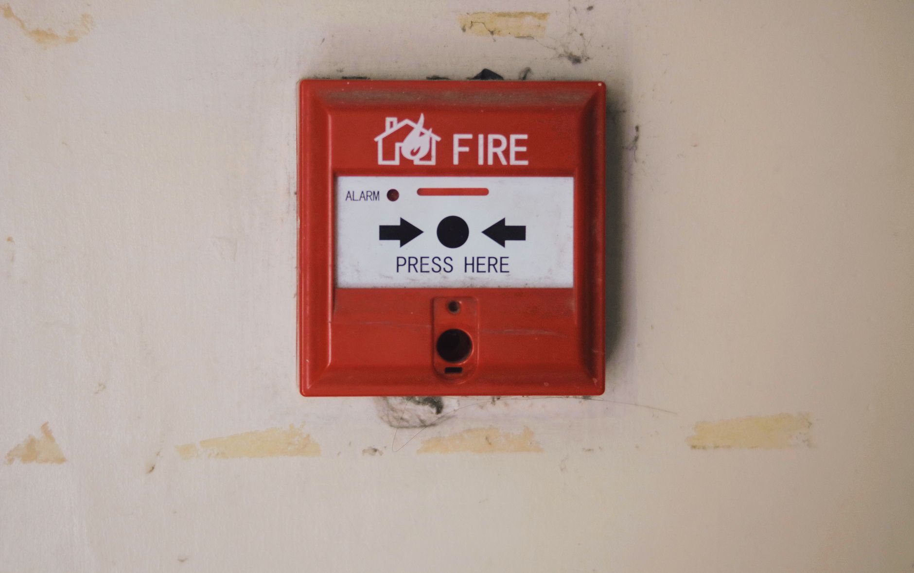 Anthropic Co-Founder Calls for Mandatory AI 'Kill Switch'