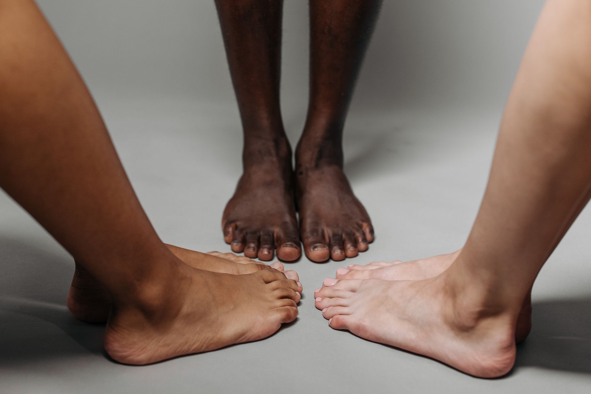 Barefoot Victory: Cook's Race for Daughters' Future