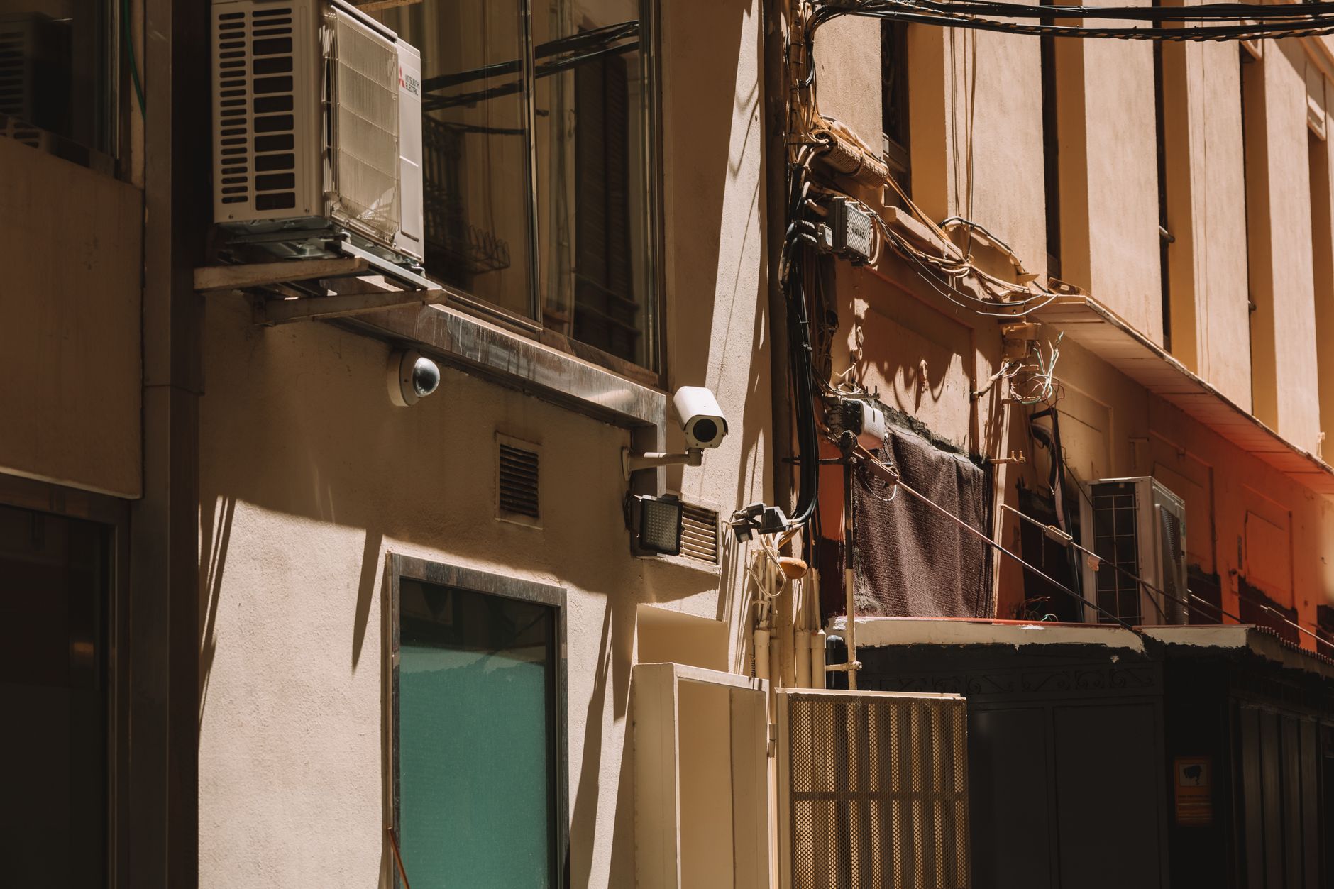 Europe's Heatwave Dilemma: Rethinking Air Conditioning Amid Rising Temperatures