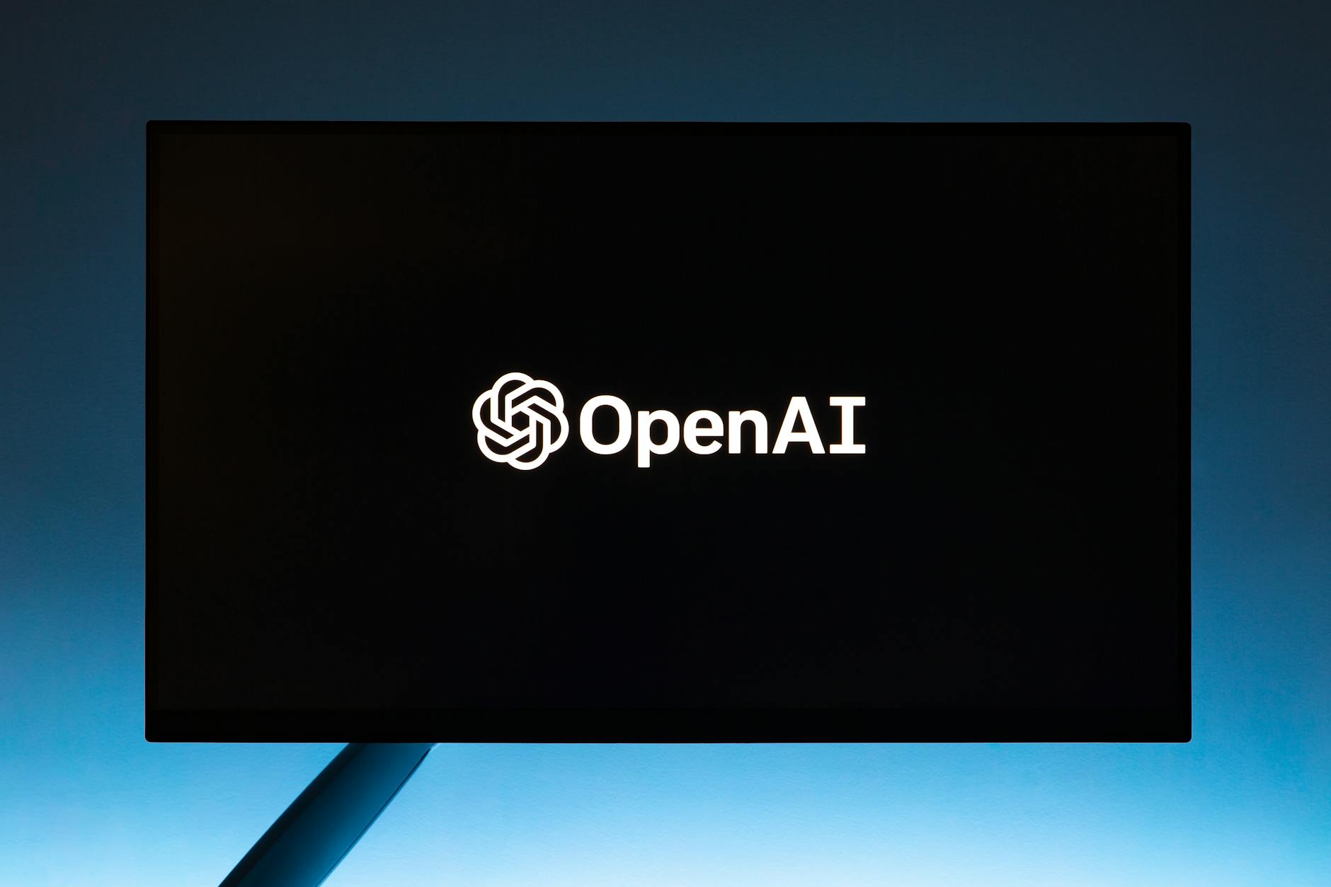 Anthropic Surpasses OpenAI to Claim AI Crown