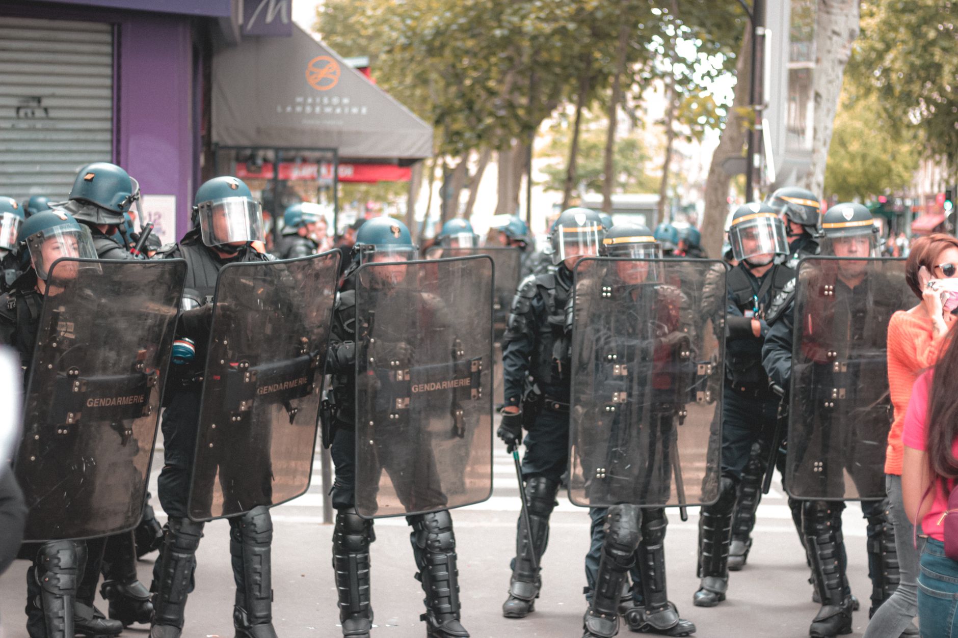French High Schools Close Amidst Violent Protests