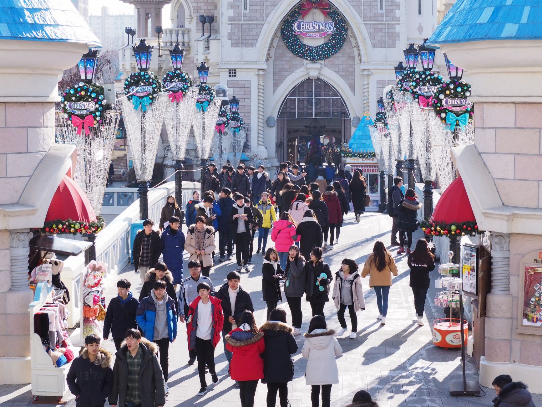 South Korea's Everland Theme Park Bets on Robots for Entertainment