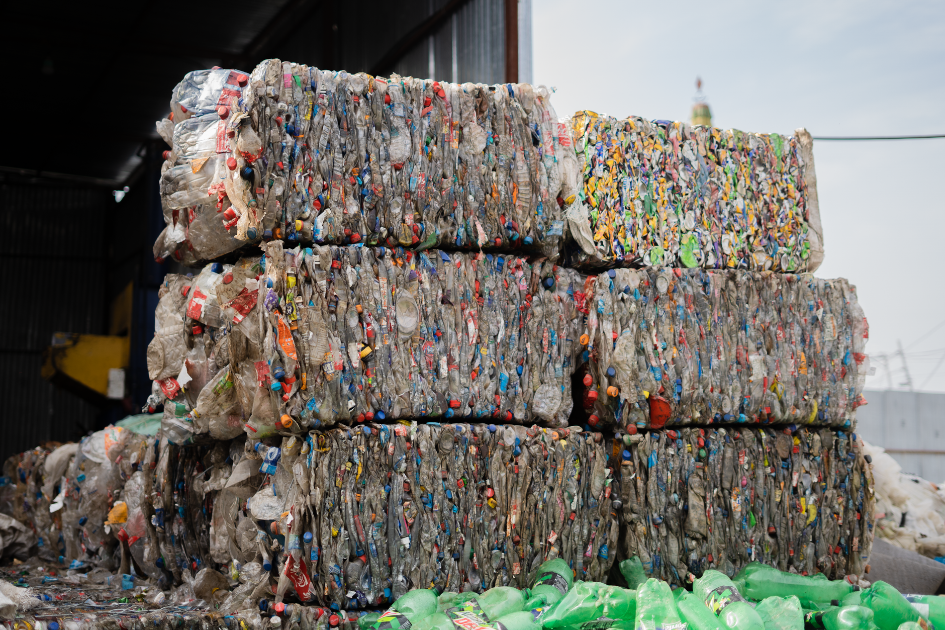 Innovative Team Transforms Plastic Waste into Sustainable Products