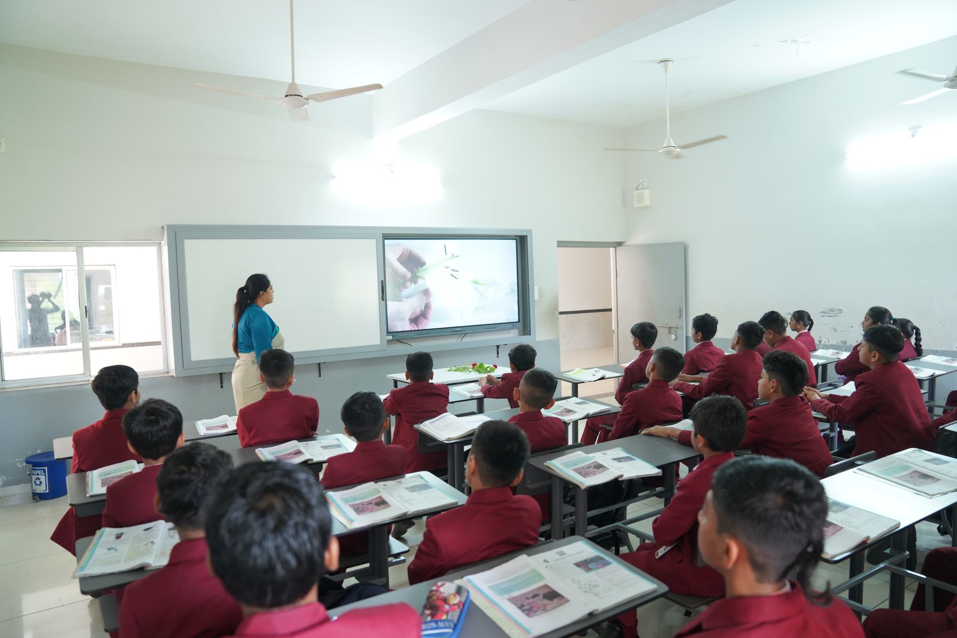 Teachers Lead the Way at National Science Congress Camp