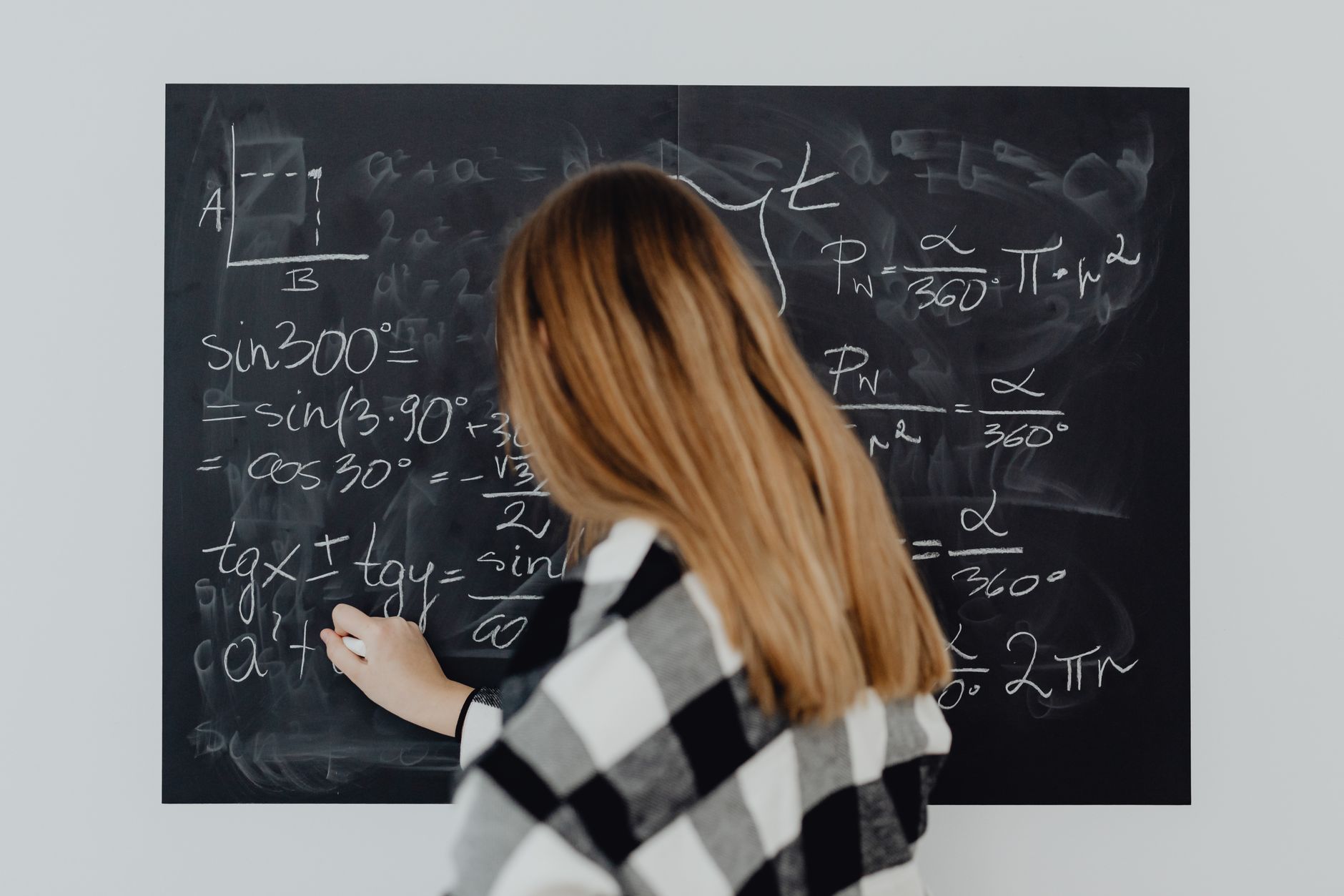 Leh Workshop Embarks on Revitalising Maths and Science Education