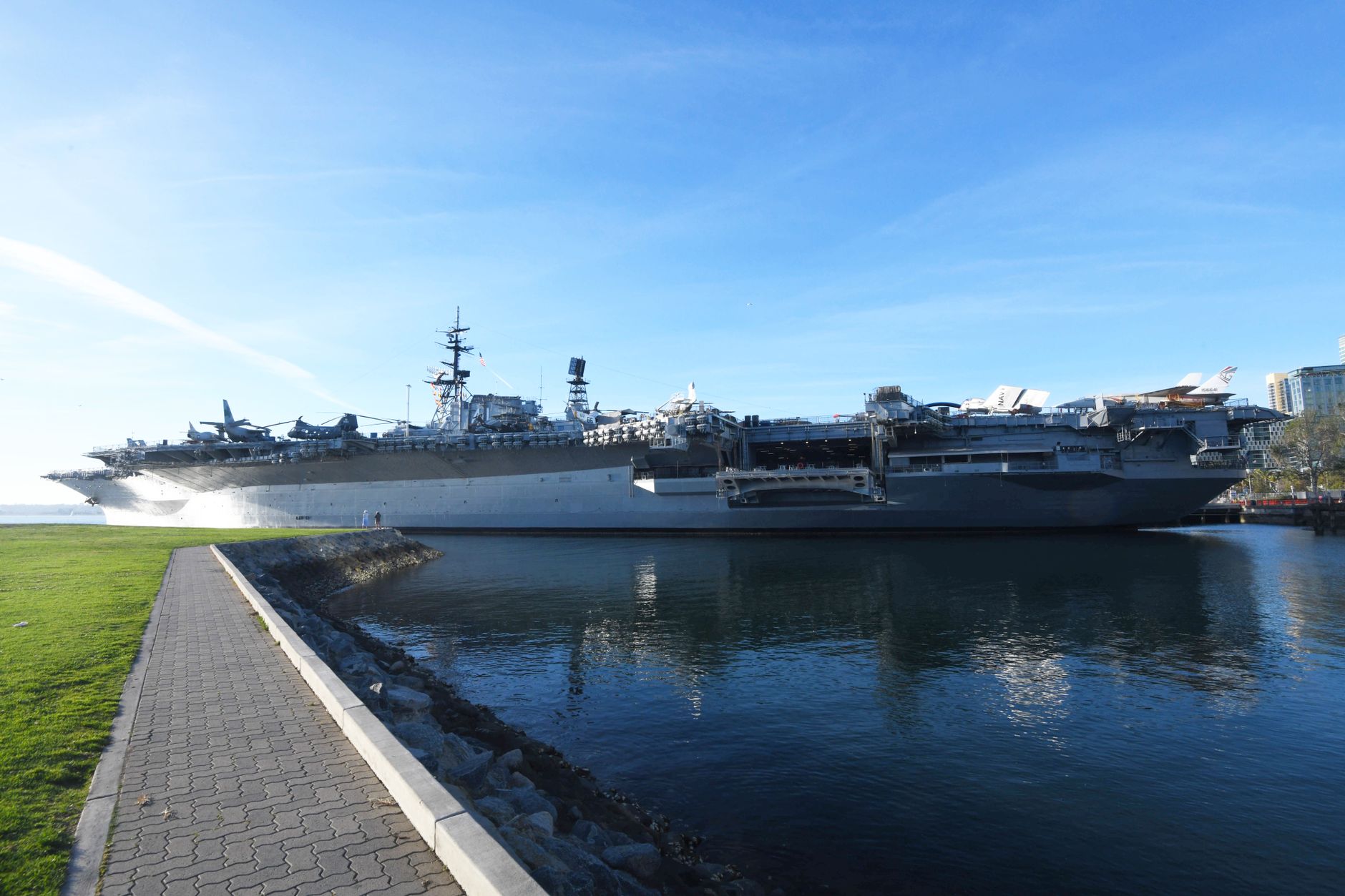 Admiral Highlights Mental Health Struggles on USS Lincoln