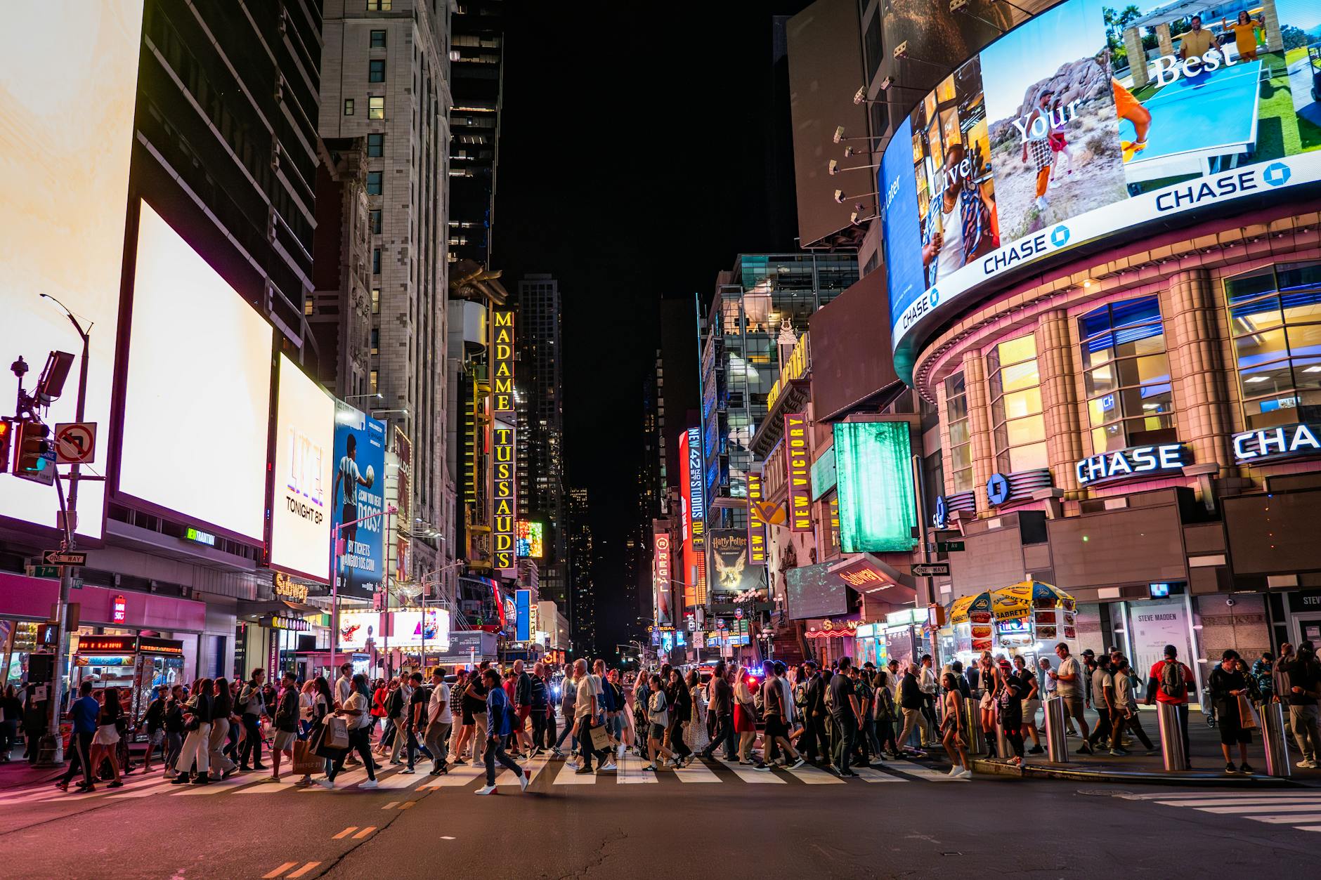 MSG Entertainment Navigates Challenges with Resilient FY2025 Results