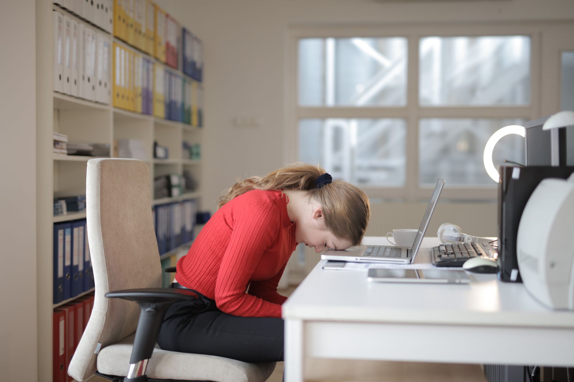 AI Promises Less Work, Yet Tech Employees Face Gruelling Hours