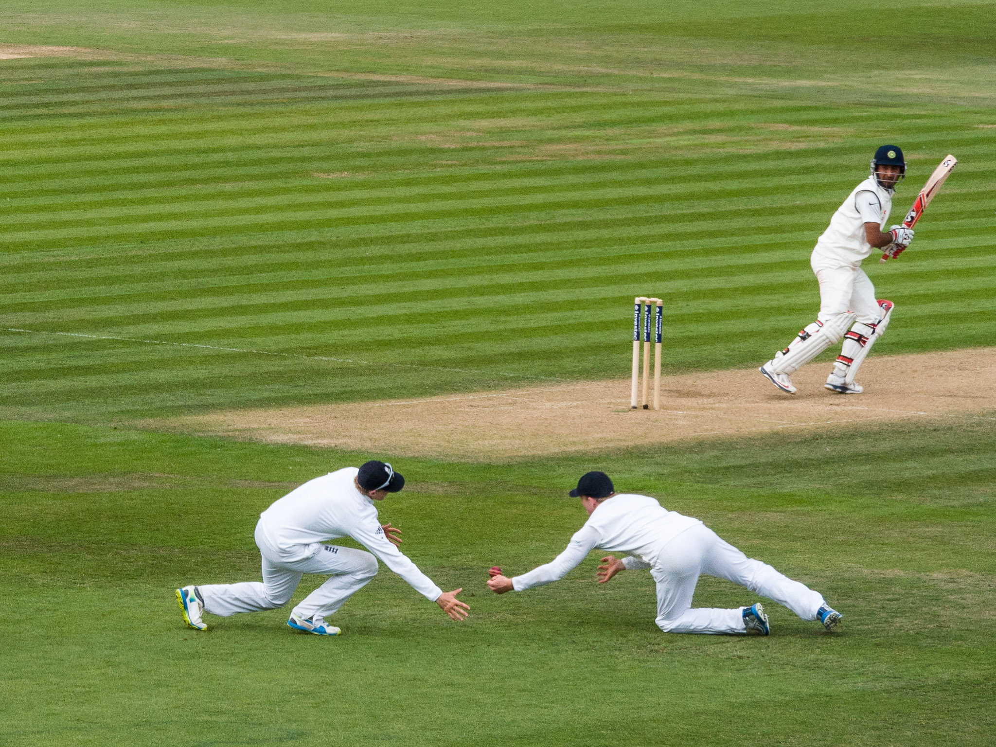 Joe Root's Grit Key as England Cling to Hope at The Oval