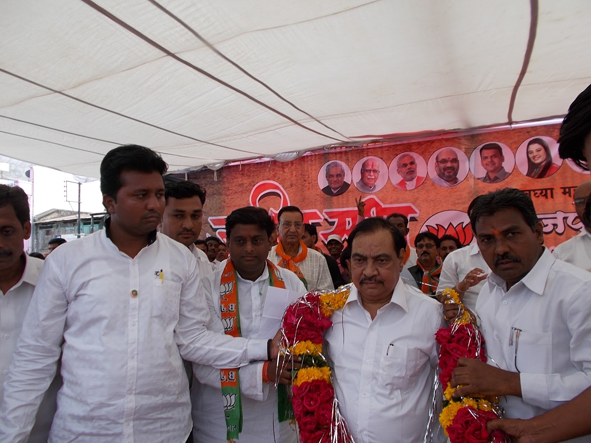 Khadse Brushes Off Political Rumours After Tawde's Visit