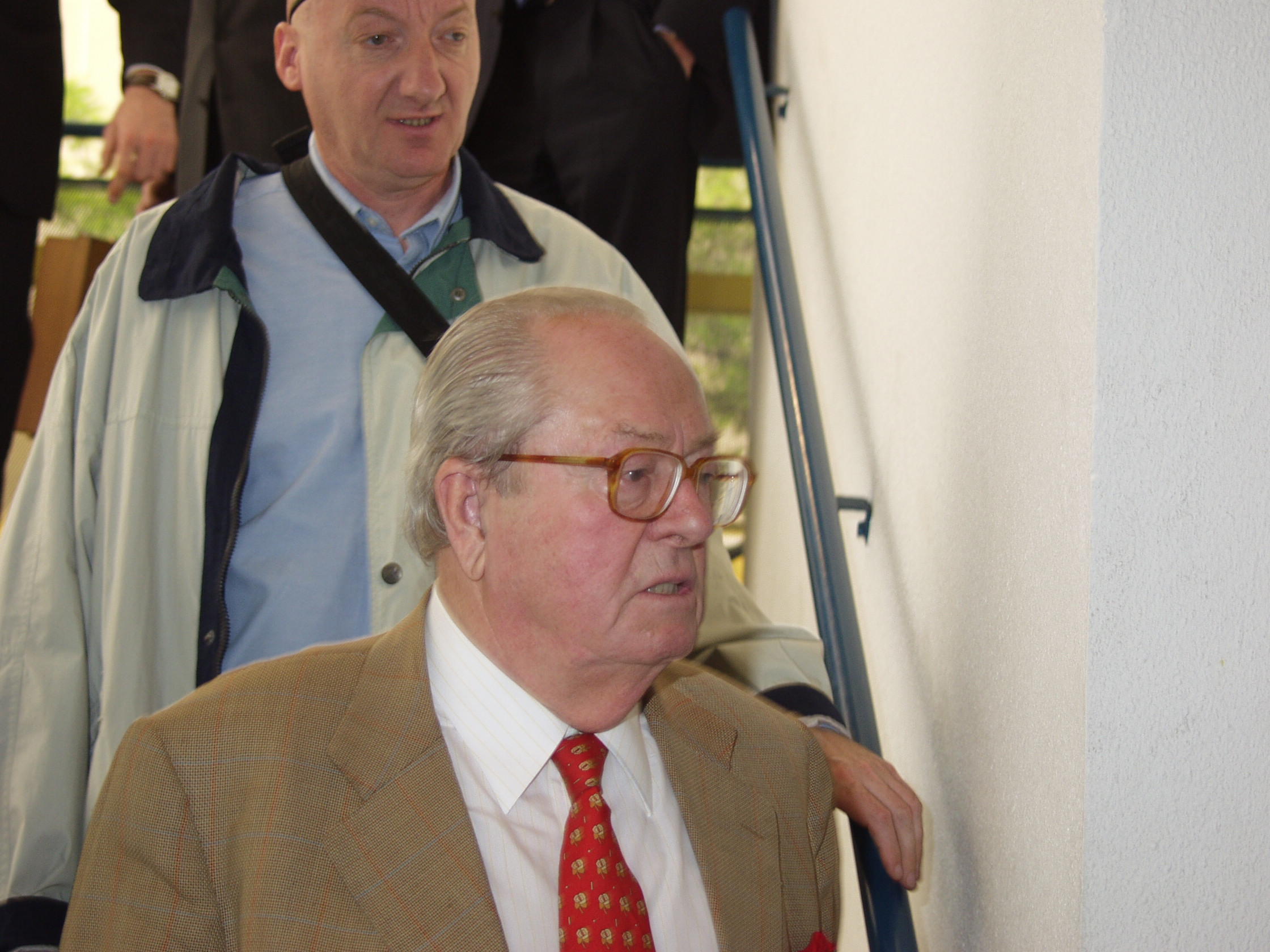 Le Pen's Campaign Ambitions Bound by Ankle Tag