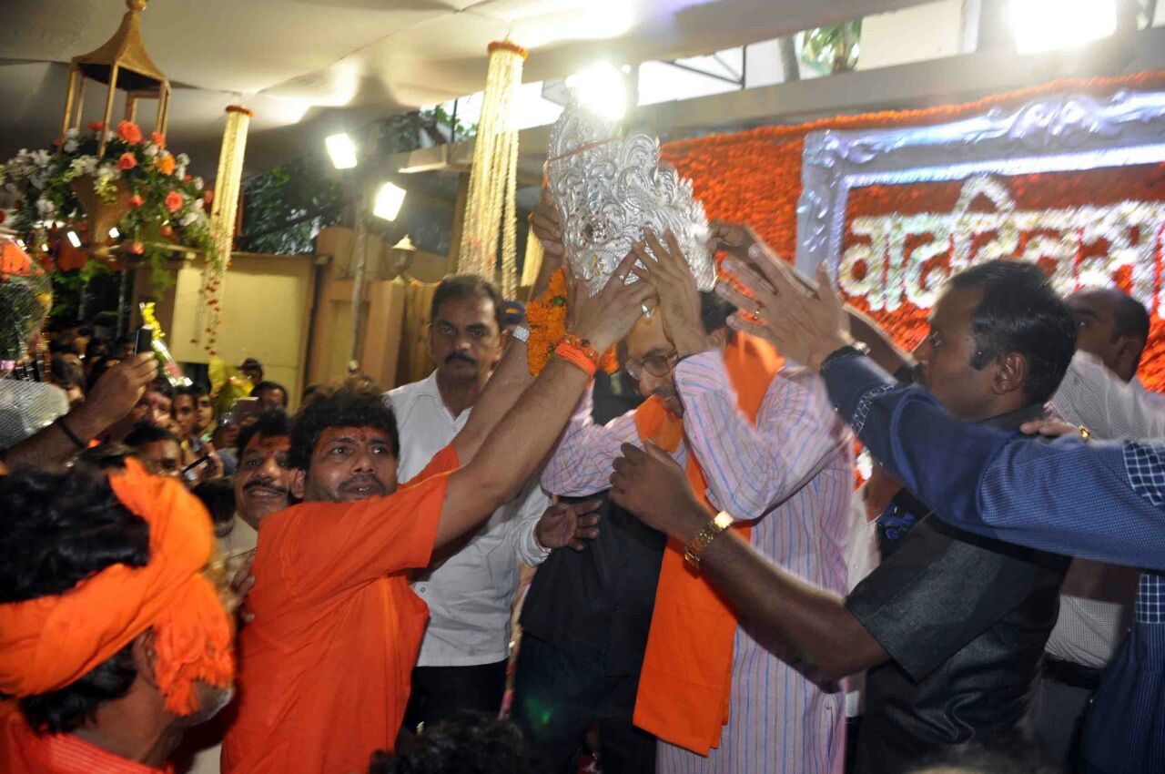 Uddhav Thackeray Gathers Forces Amidst Growing Shiv Sena Dissent